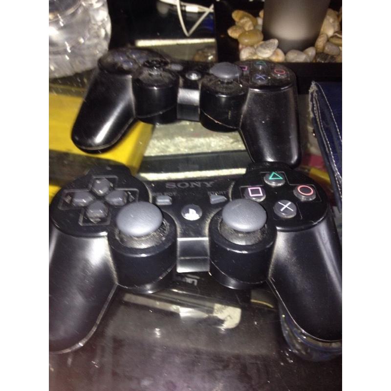 PS3 2 controllers 9/10 games