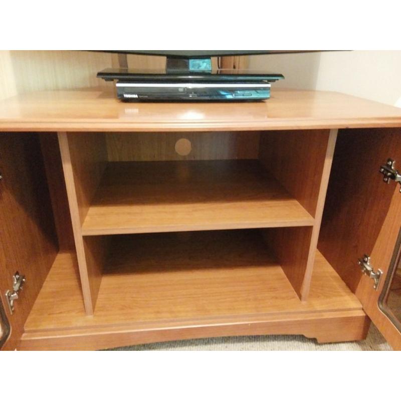 Corner TV unit (wood, not veneer)