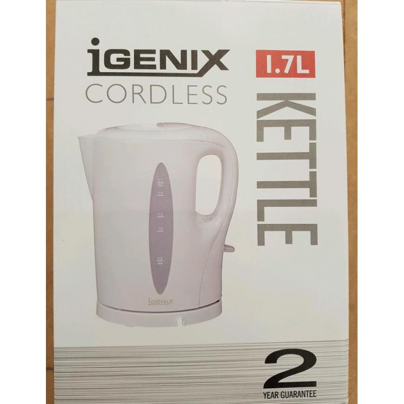 ***Bran New*** Microwave & Kettle & Toaster Set