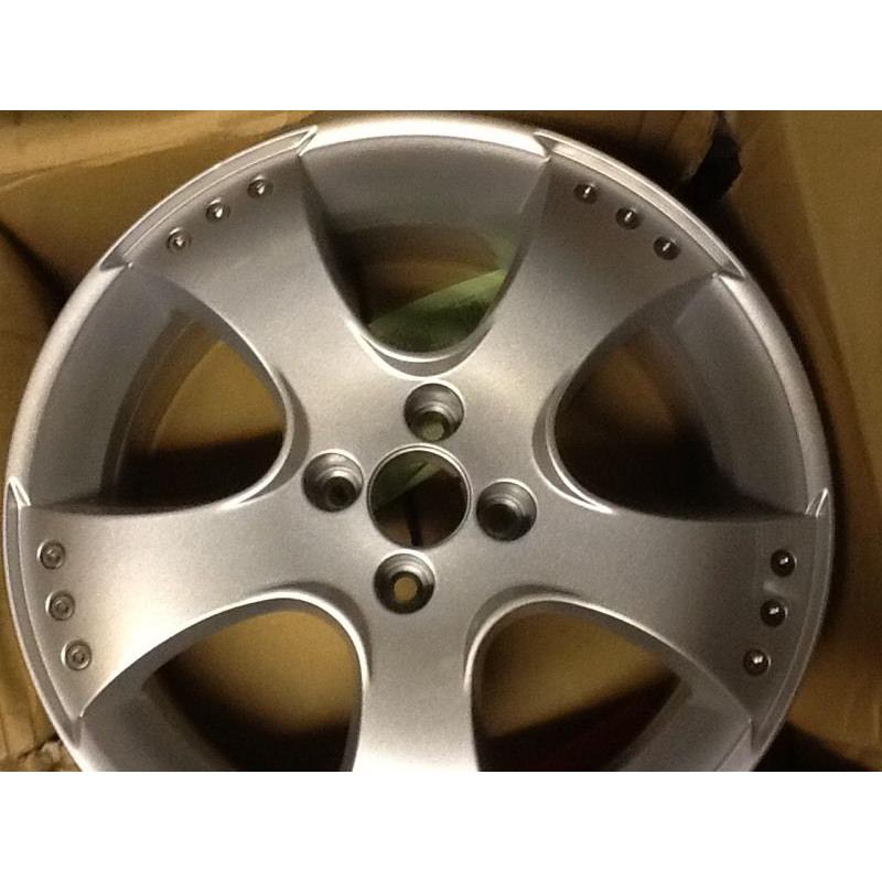 Two Vauxhall corsa Sri alloy wheels