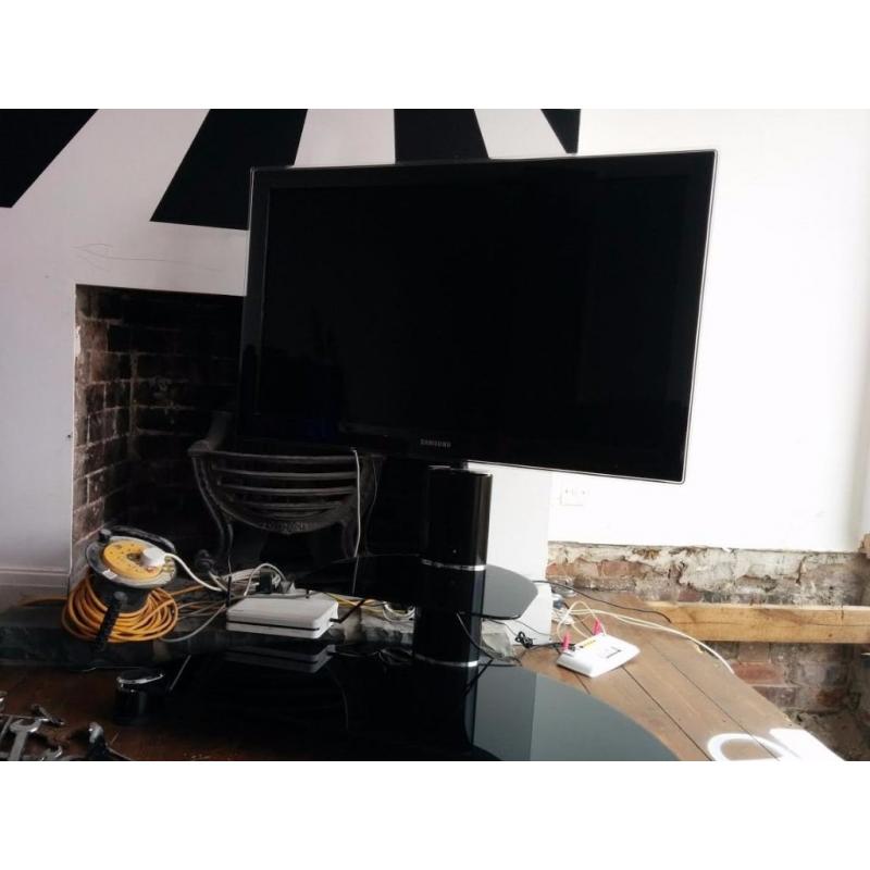 40 inch Samsung TV