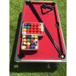 Table top snooker/pool table