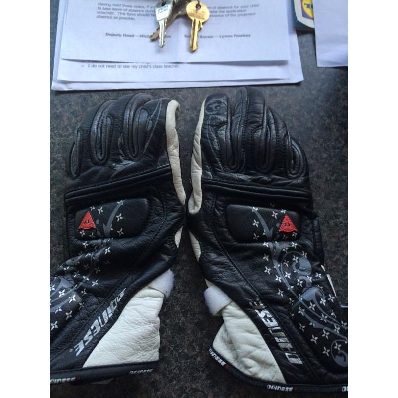 Dainese ladies gloves size medium