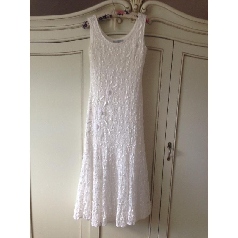 Elegant CHESCA wedding gown Size UK 12/14 with Pearl/Diamond Hair Accessory included