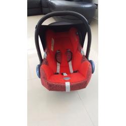 Maxi Cosi infant car seat and Easyfix base