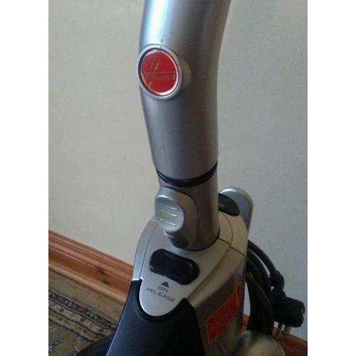 Upright vacuum cleaner from Hoover pets carpet control 2300 watt