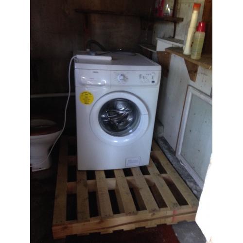For sale Leaking washing machine