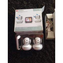 Motorola MBP36/2 wireless baby monitor with 2 cameras