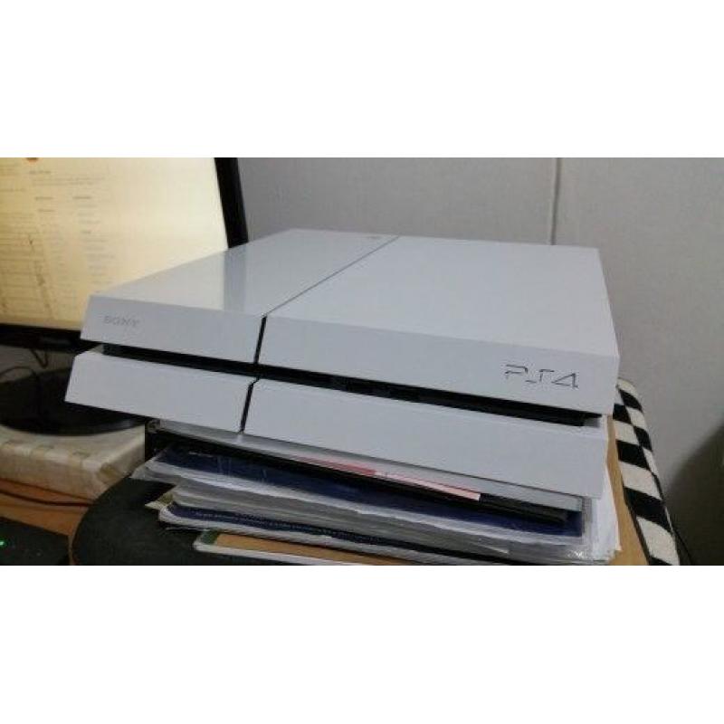 White ps4 2 controllers and 12 games