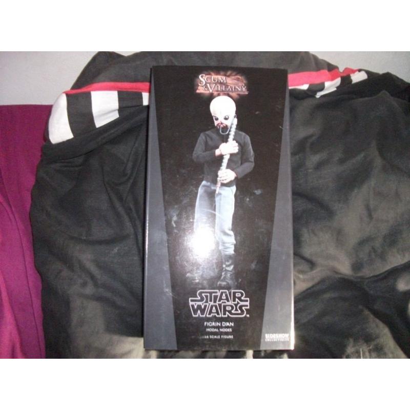 star wars scum & vallainy Mos Eisley Cantina boxed figure excellent cond. EXTREMELY RARE!!!