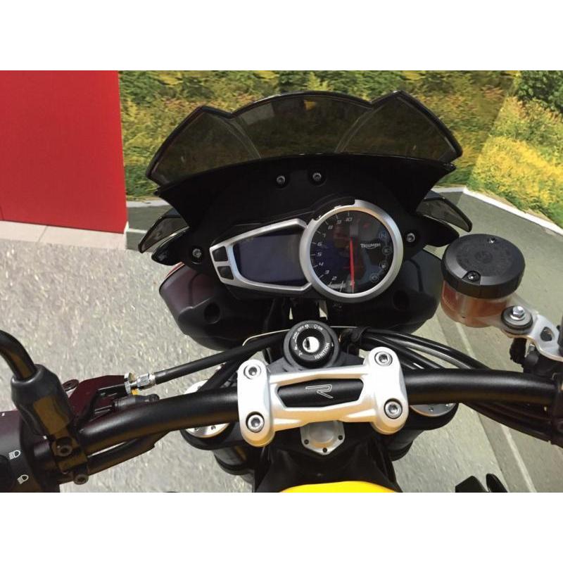 Triumph Speed Triple 94 R 2015