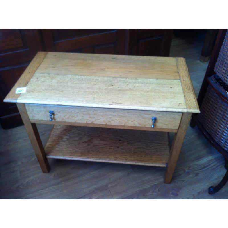 Oak Side Table, in good condition, could be used at t.v stand. sizes L 28 in D 15 in H 21 in