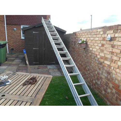 DOMESTIC DOUBLE EXTENSION LADDER