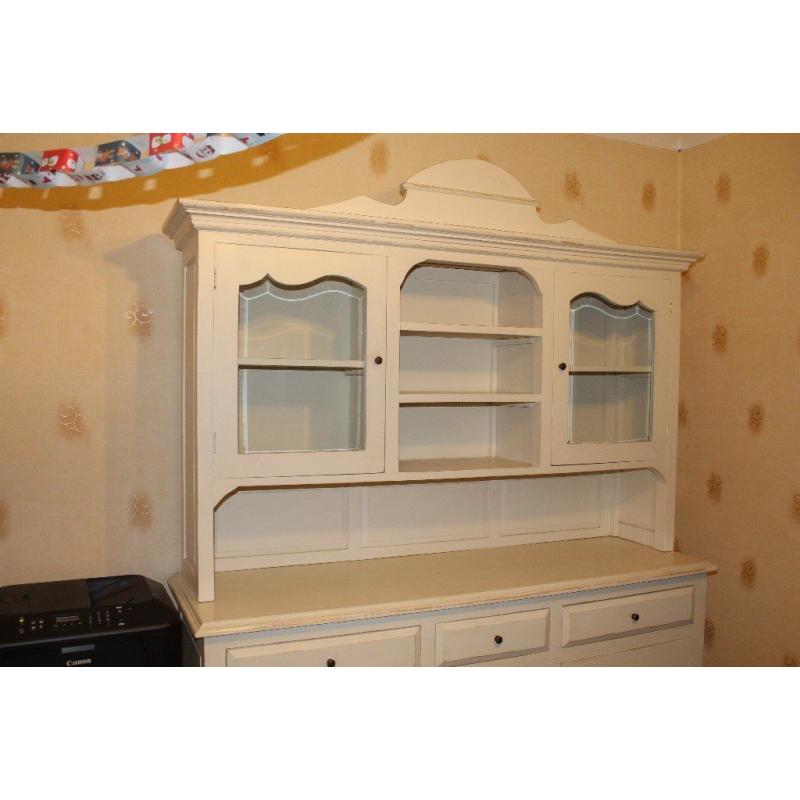 Shabby Chic Dresser
