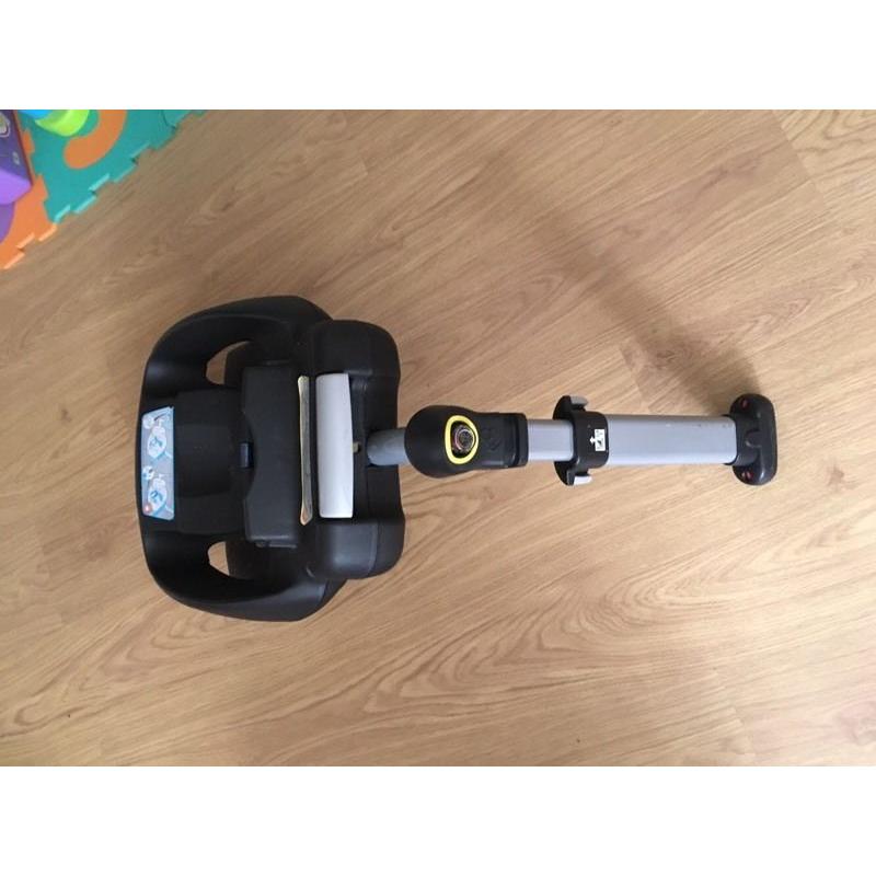 Maxi Cosi car seat and Base