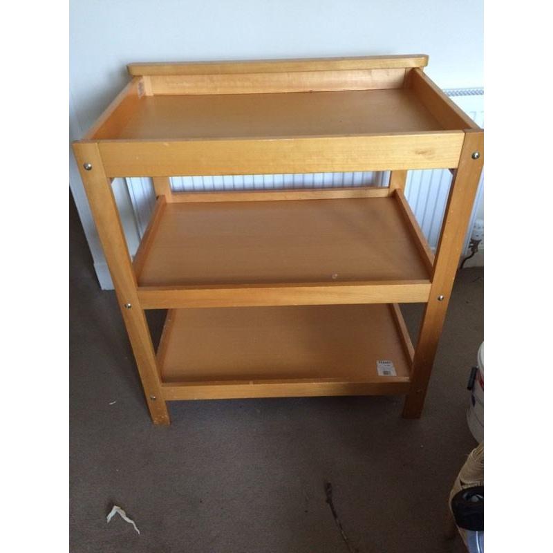 Changing table/shelf unit