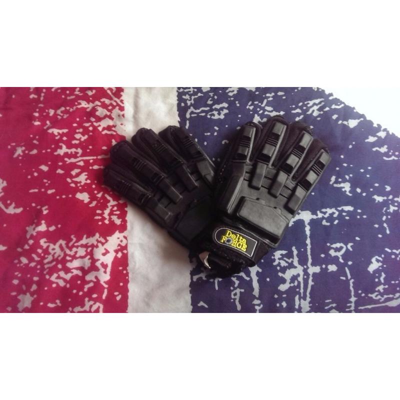 Delta force gloves