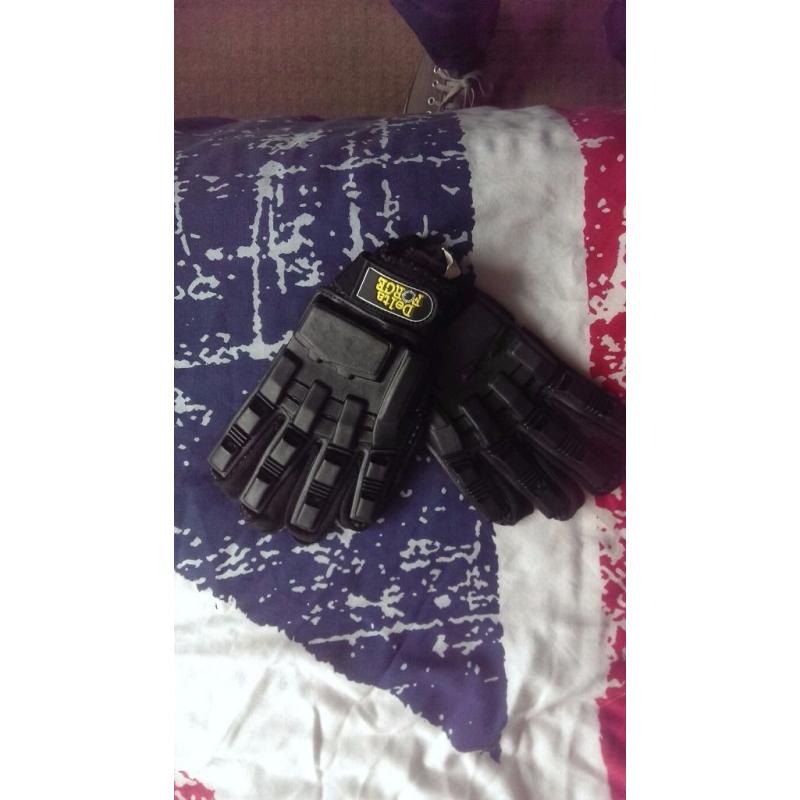 Delta force gloves