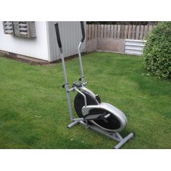 CROSS TRAINER