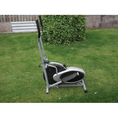 CROSS TRAINER