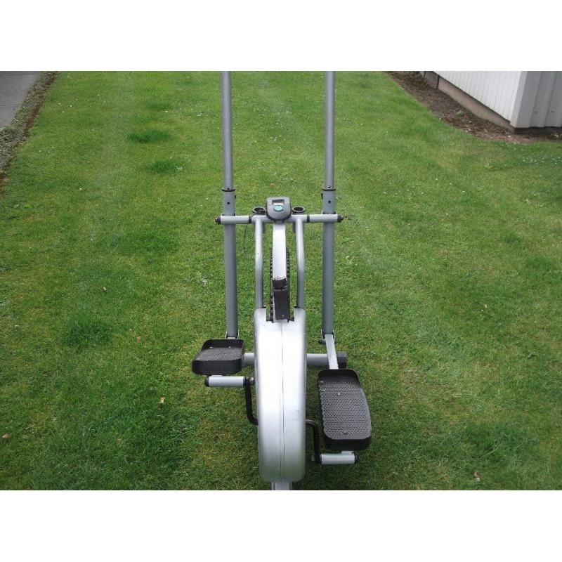 CROSS TRAINER