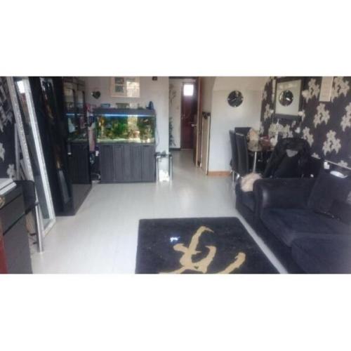*SERIOUS SWAPPERS ASAP* Large 2 bed house London/Hertfordshire border
