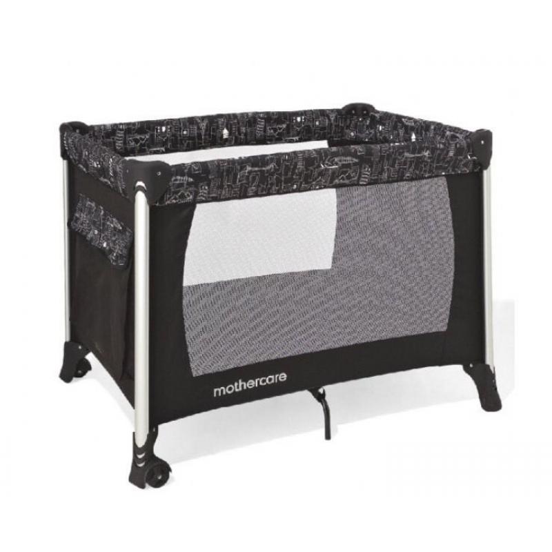 Like new - travel cot (optional extra mattress made for the travel cot 10cm)