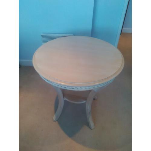 Beautiful Round Table. Perfect for a hallway, landing, conservatory or even a large bedroom.