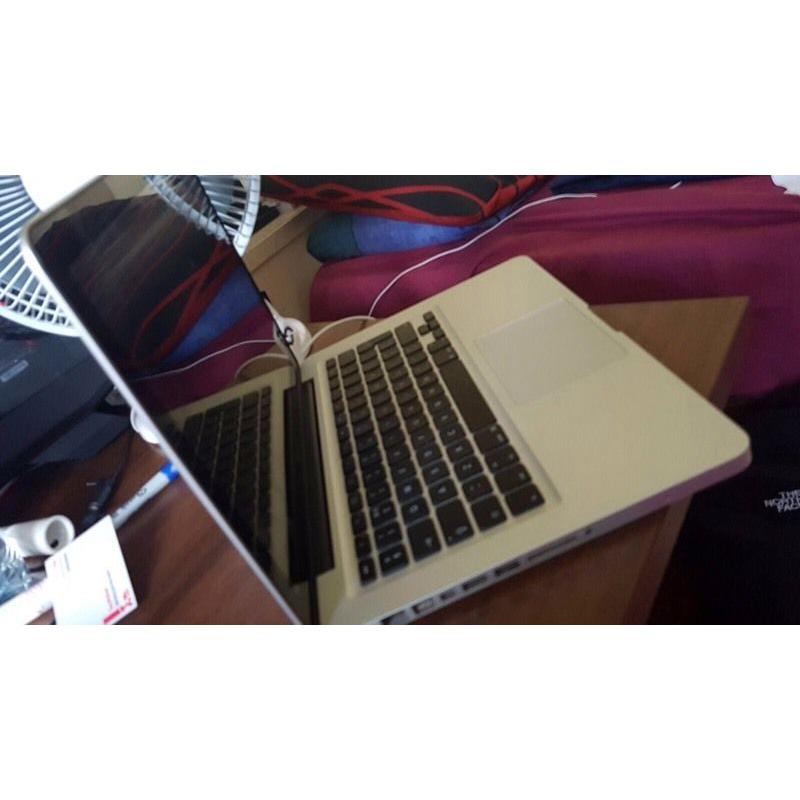 Apple MacBook Pro Mid 2009 13" 2.53ghz 4gb Ram 250gb HD