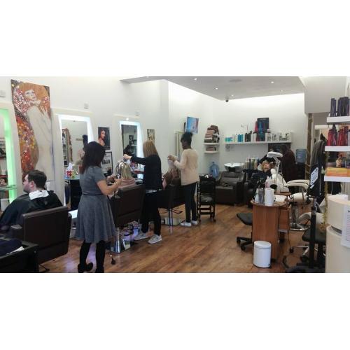 Experienced beautician / massage therapist needed south east london