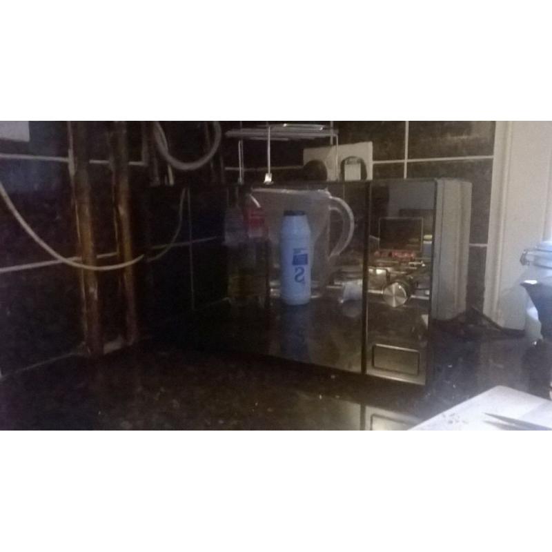 Microwave with grill setting - for sale - nearly new!