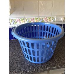 Round laundry basket