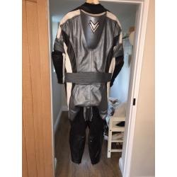 One piece leathers Frank Thomas uk46