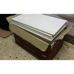 25 White Porcelanosa tiles (approx 1.58m2)