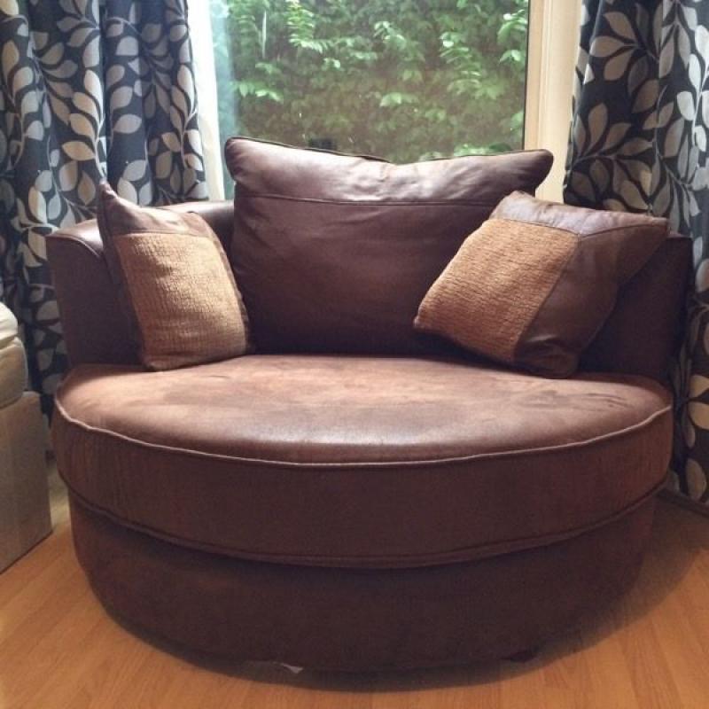 Extremely comfy two seater rotating chair