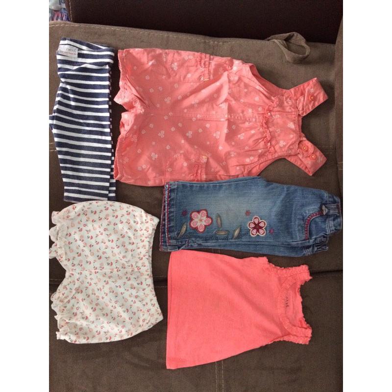 Bundle of girls clothes 6-9months(tops, jeans,leggings....)