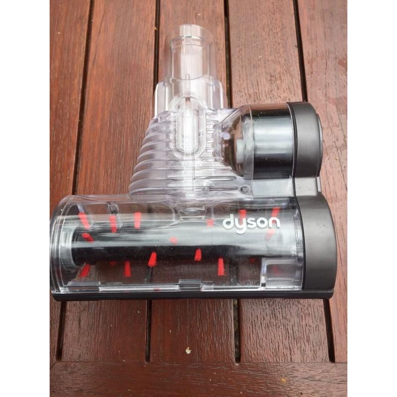 Dyson floor tool