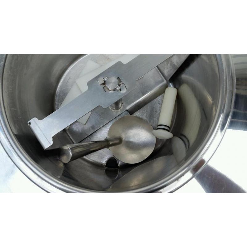 ice cream making machine