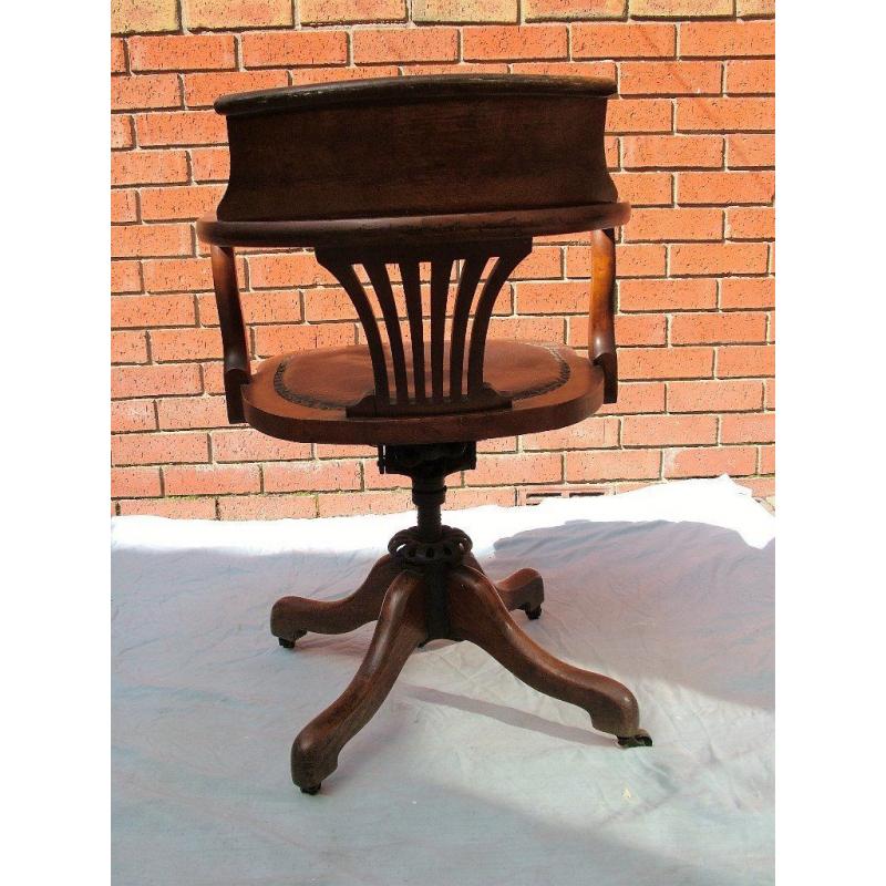 GOOD SOLID WOODEN ANTIQUE OFFICE CHAIR