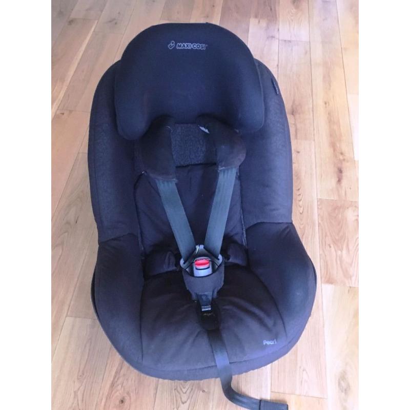 Maxi-Cosi Pearl Group 1 Car Seat, Black PLUS Maxi-Cosi FamilyFix Group 0+/1 Car Seat Base