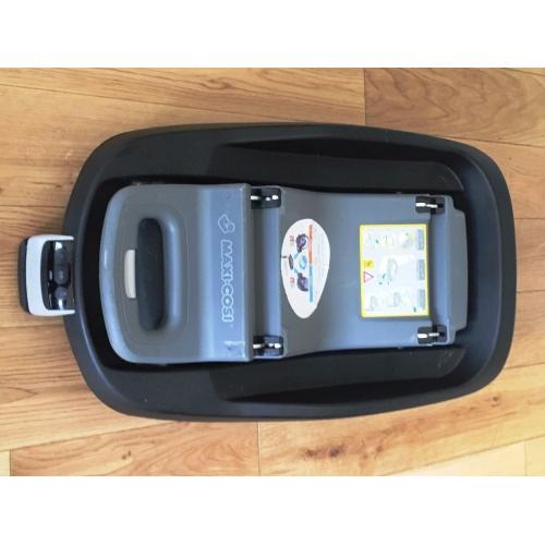 Maxi-Cosi Pearl Group 1 Car Seat, Black PLUS Maxi-Cosi FamilyFix Group 0+/1 Car Seat Base