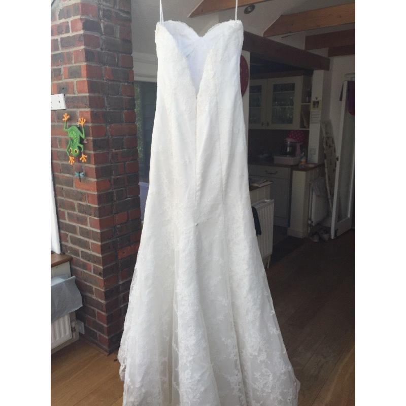 Beautiful vintage style wedding dress