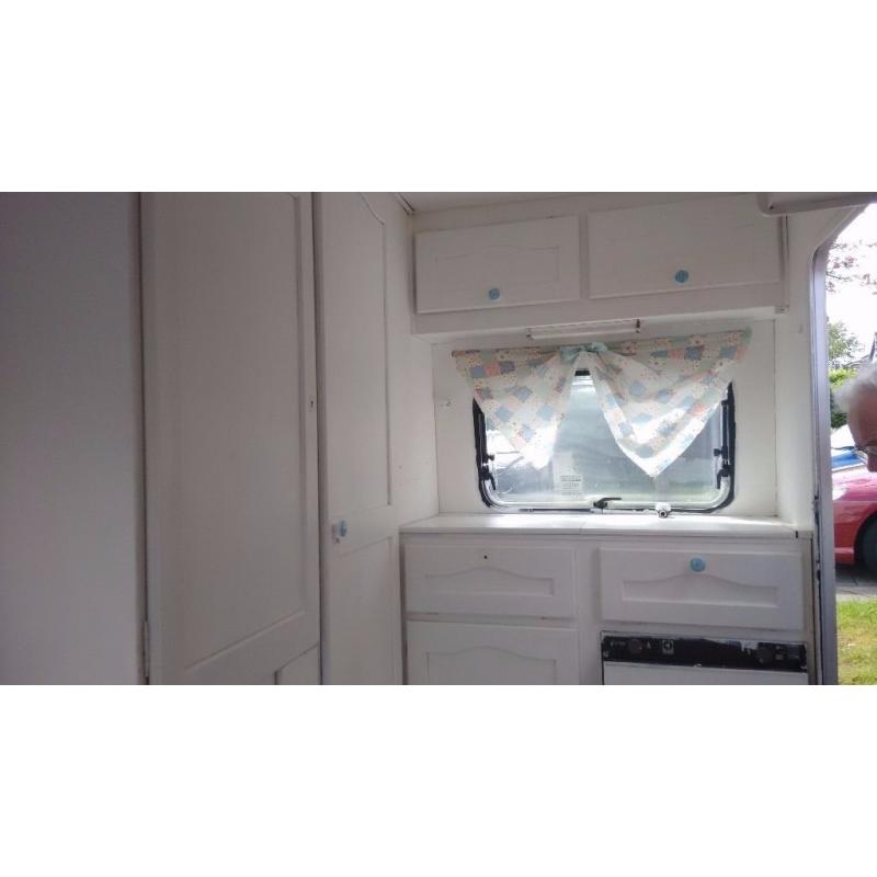 Vintage Retro Caravan - Renovation Project - Garden Room