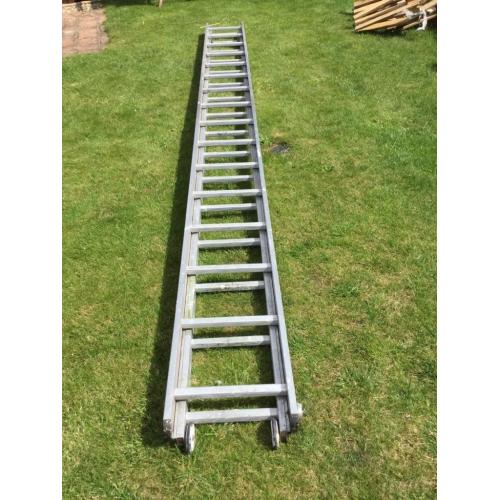 Aluminium ladder