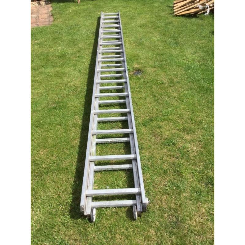 Aluminium ladder