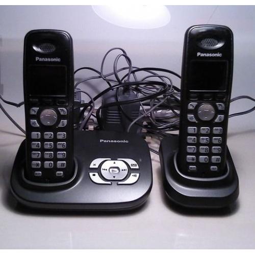 PANASONIC TWIN WIRELESS DECT PHONES WITH ANSWER MACHINE VGC