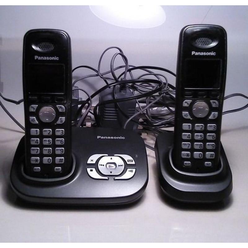 PANASONIC TWIN WIRELESS DECT PHONES WITH ANSWER MACHINE VGC