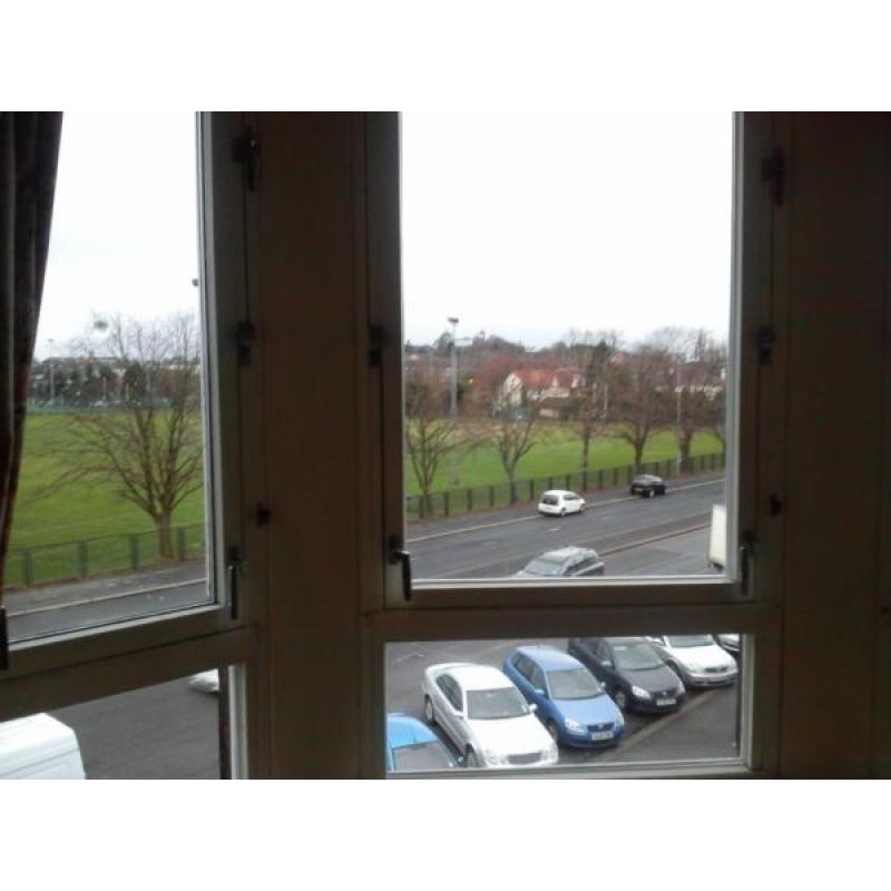 (GLAZIER)( DOUBLE GLAZING REPAIRS) (MISTED UNITS REPLACED SINGLE GLASS REPAIRS 30 YEARS EXPERIENCE