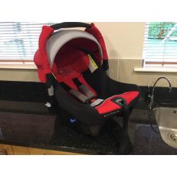 Jane Strata infant 'group 0 plus' car seat and Isofix base