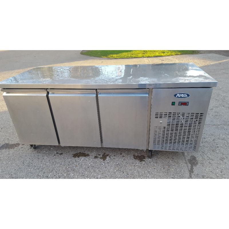 3 DOORS UNDER COUNTER PREP FRIDGE
